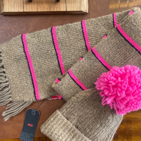 Levi’s matching winter set - Picture 4 of 4